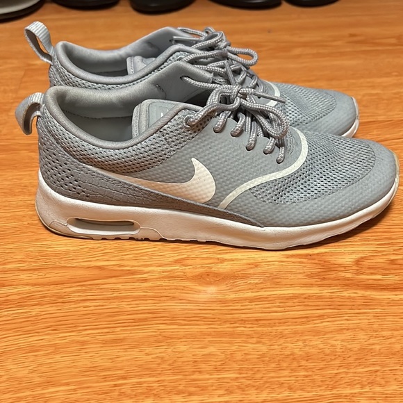 Nike Women’a Air Max Thea - Picture 4 of 5